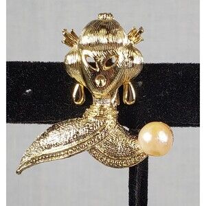 Vintage  Mid Century Asian Geisha Lady Faux Pearl  Yellow Gold Tone Brooch Pin